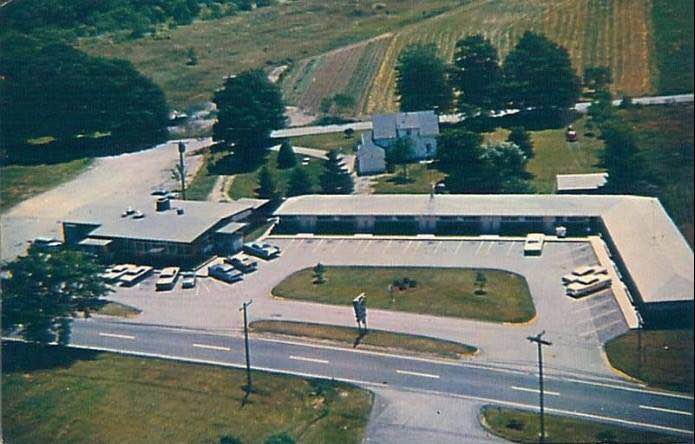 The Berris Motor Inn from above. Brooklyn, Connecticut. 